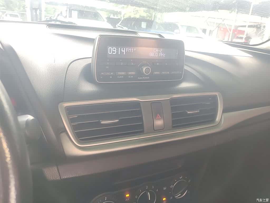 Mazda Mazda3, 2018 13