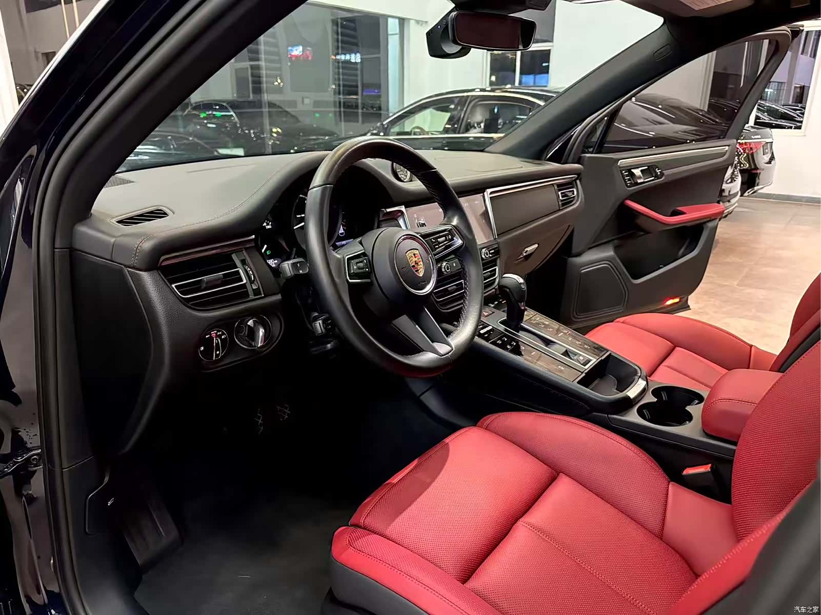 Porsche Macan, 2022 6