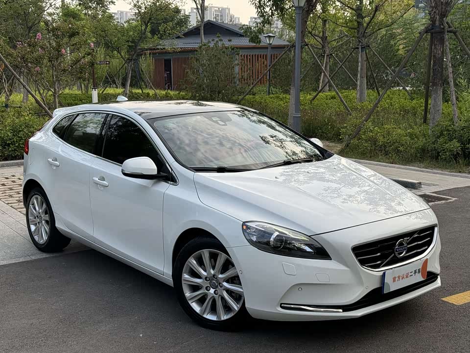 Volvo V40
