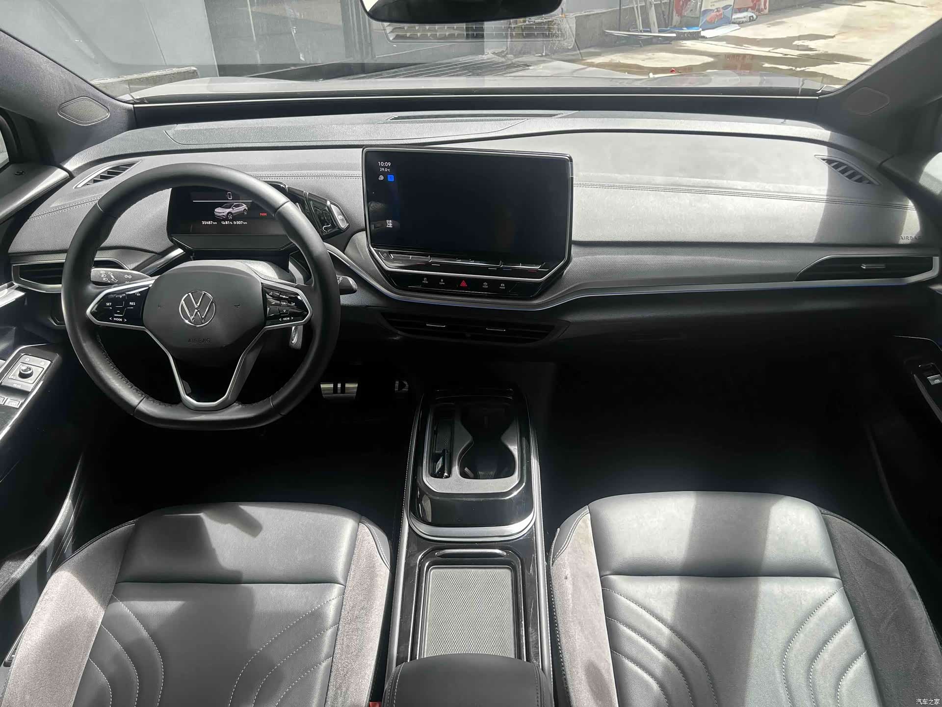 Volkswagen ID.4, 2023 все фото