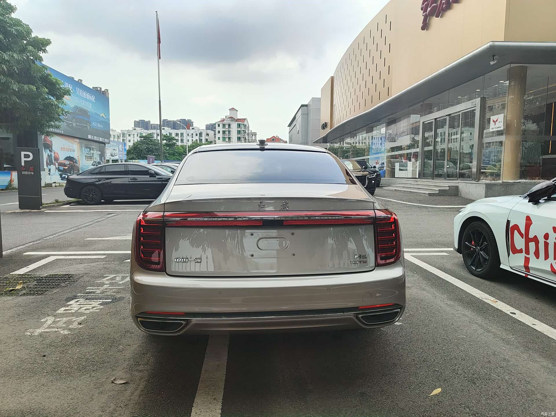 Hongqi H9, 2021 все фото
