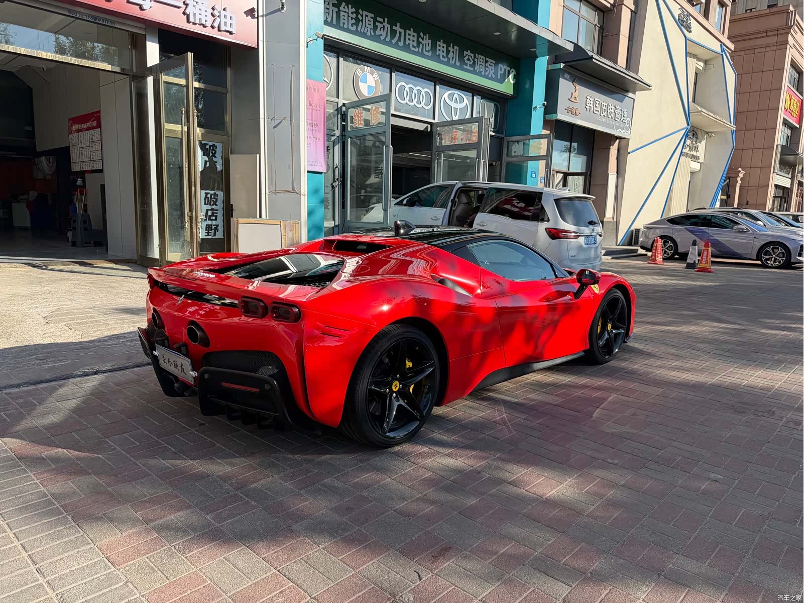 Ferrari SF90, 2022 все фото