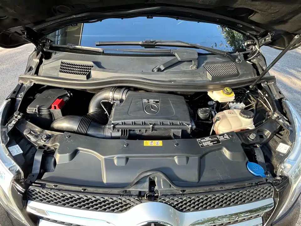 Mercedes-Benz V-class