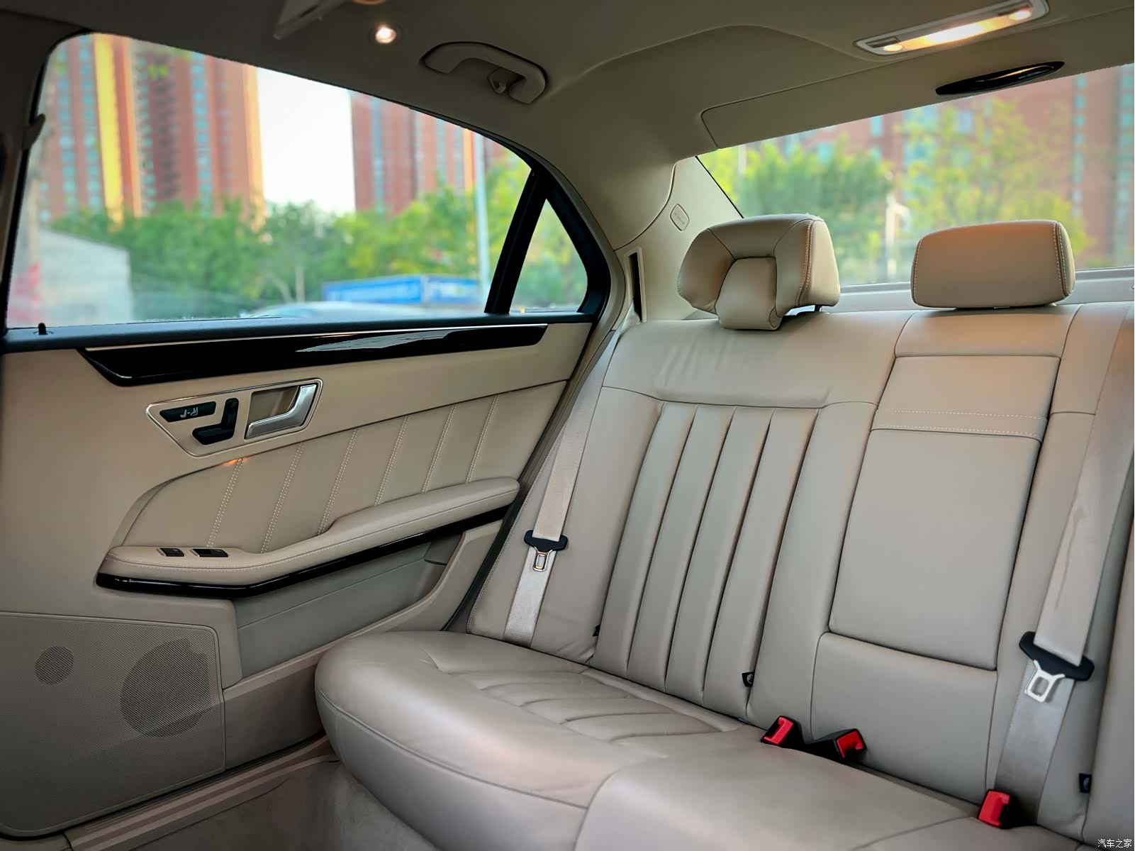 Mercedes-Benz E-Class, 2012 33