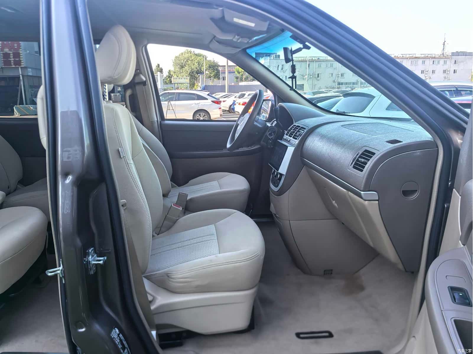 Buick GL8, 2016 16