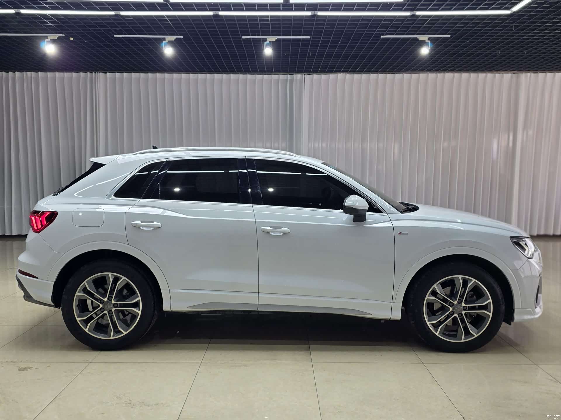 Audi Q3, 2020 4
