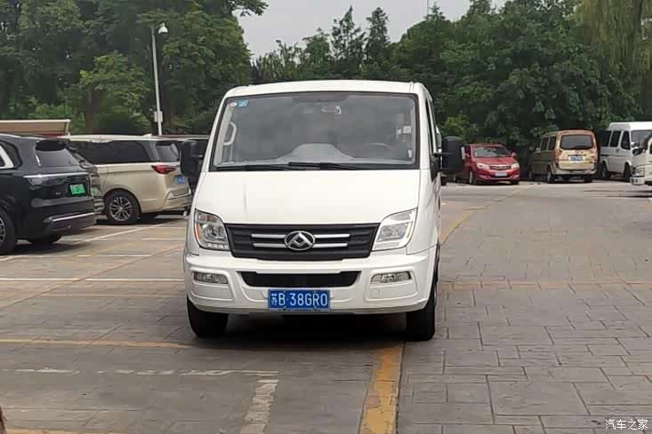 Maxus V80, 2023 2