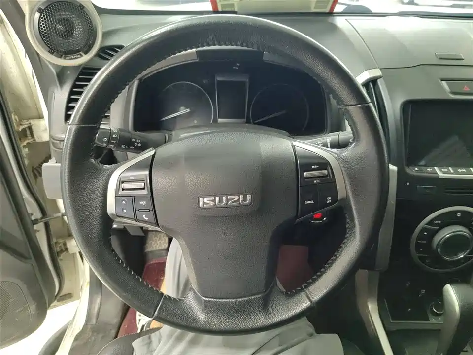Isuzu D-MAX