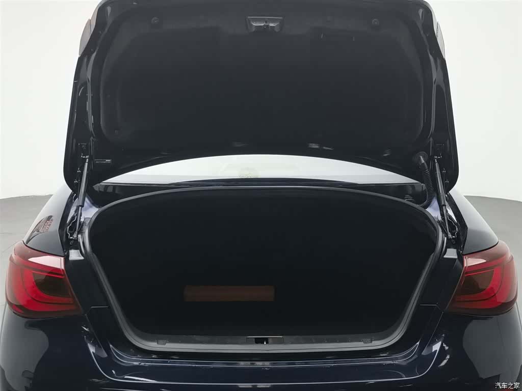 Infiniti Q70, 2017 16