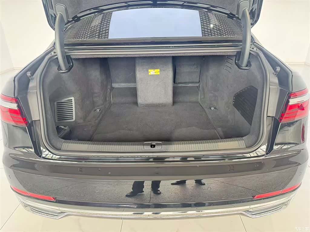 Audi A8L, 2021 6