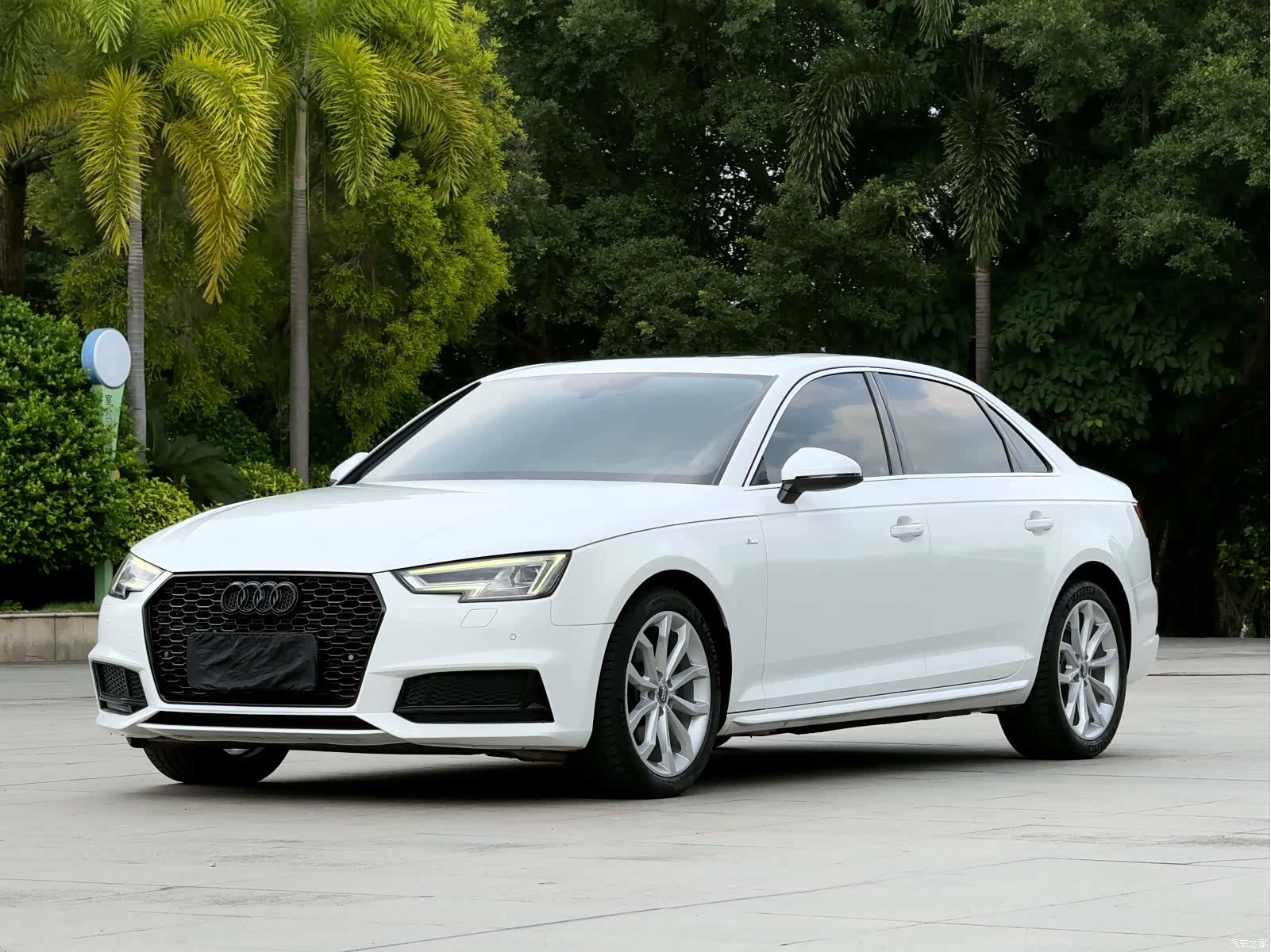 Audi A4L, 2018 1