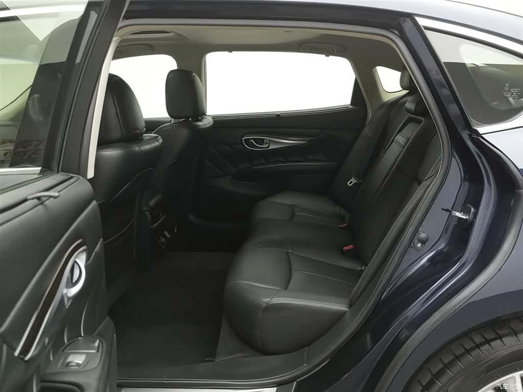 Infiniti Q70, 2017 15