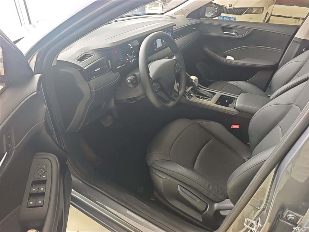 Roewe i5, 2025 16