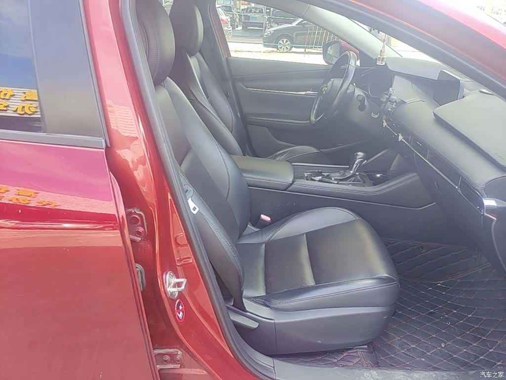 Mazda Mazda3, 2020 25
