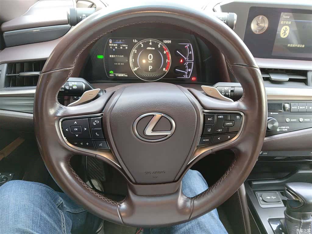 Lexus ES, 2019 11