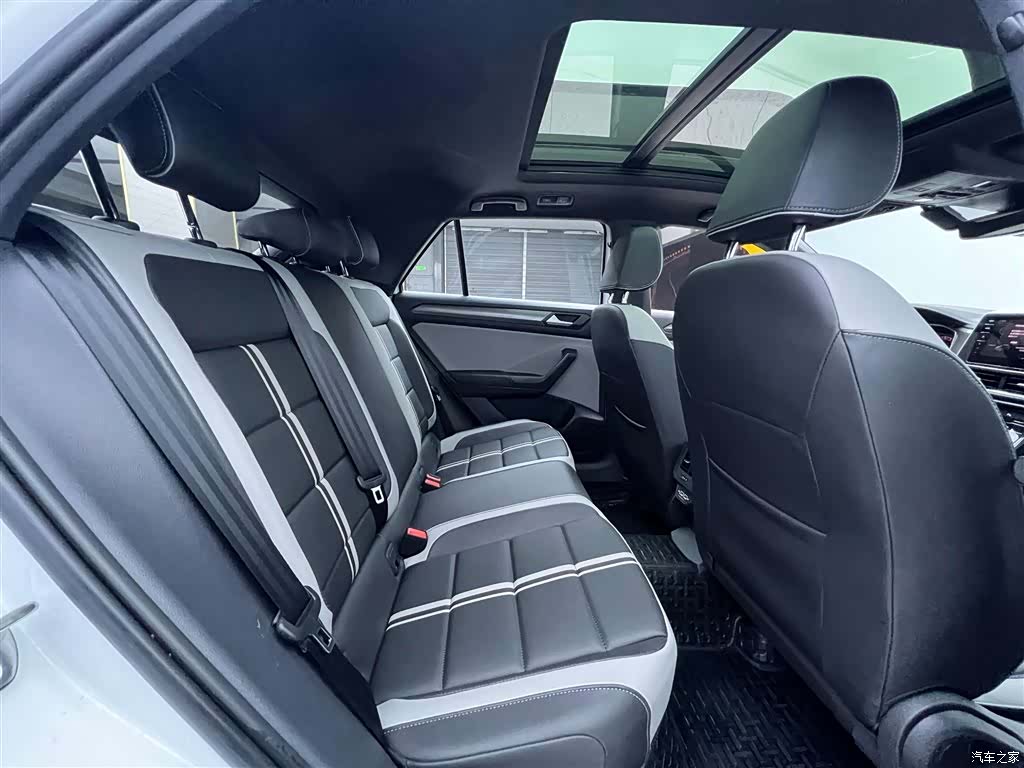 Volkswagen T-ROC, 2025 24