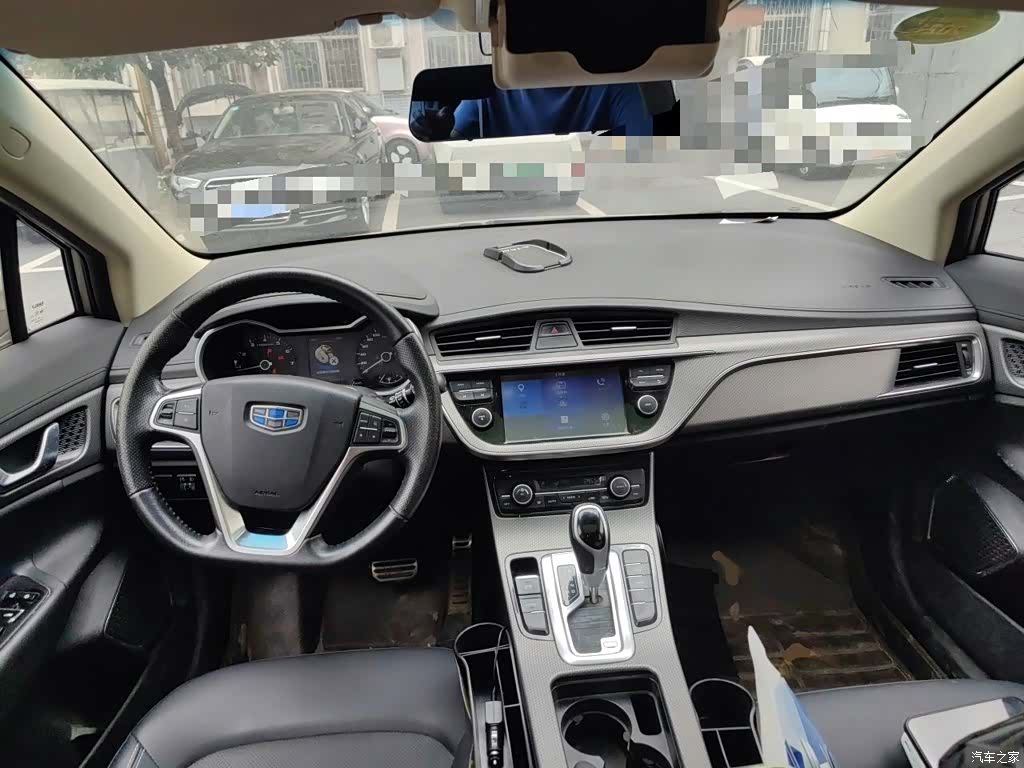 Geely Emgrand, 2017 13