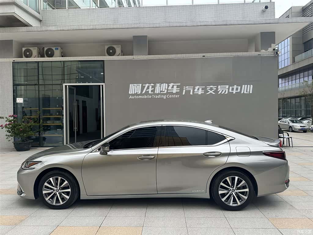 Lexus ES, 2021 8