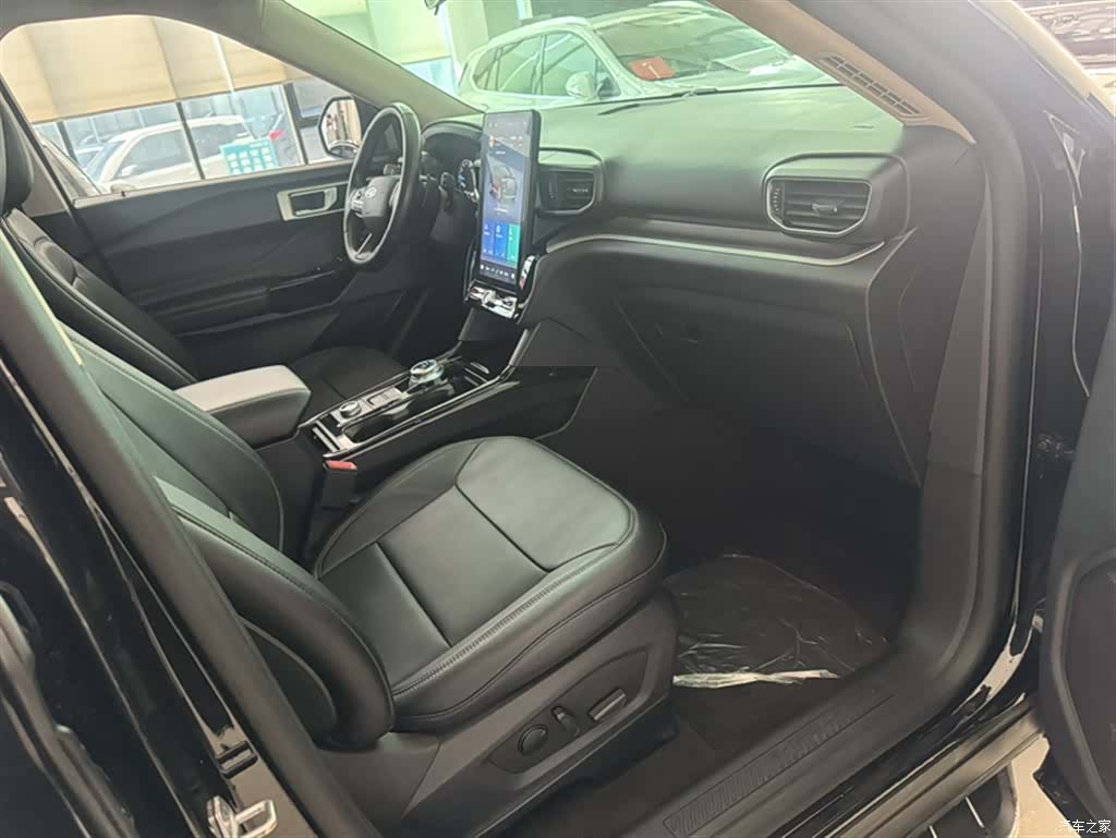 Ford Explorer, 2021 18