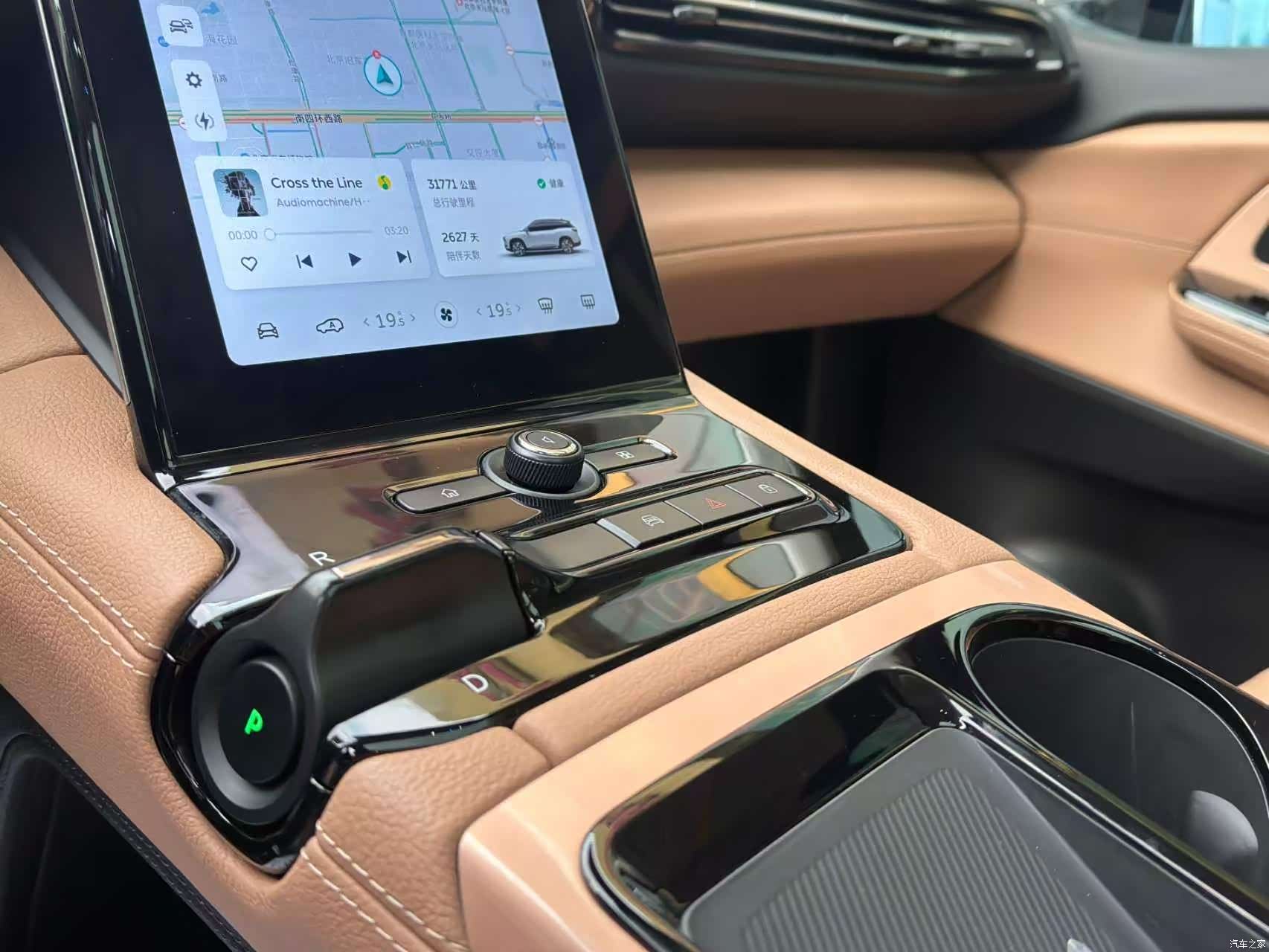 NIO ES8, 2019 4