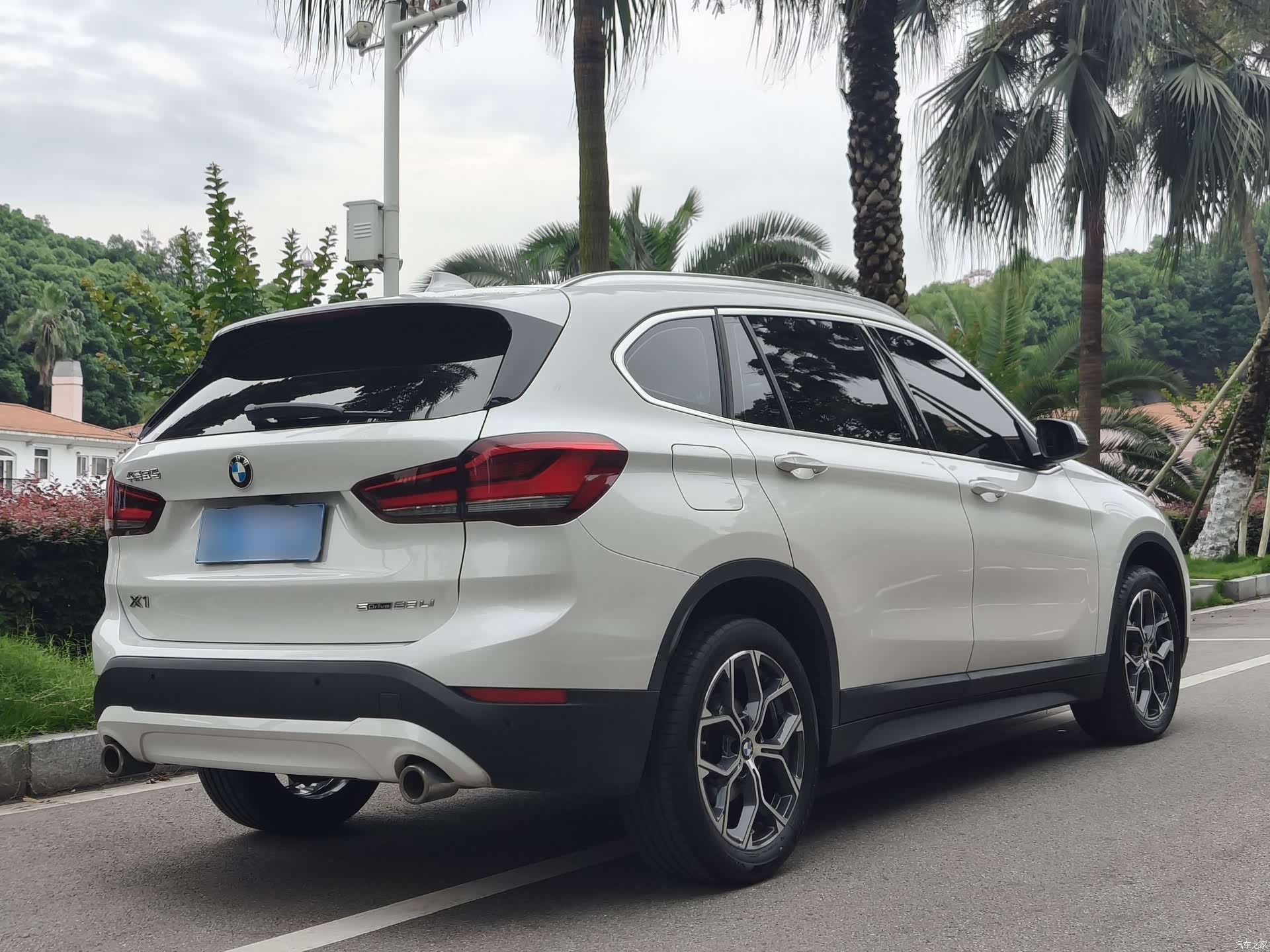 BMW X1, 2022 все фото
