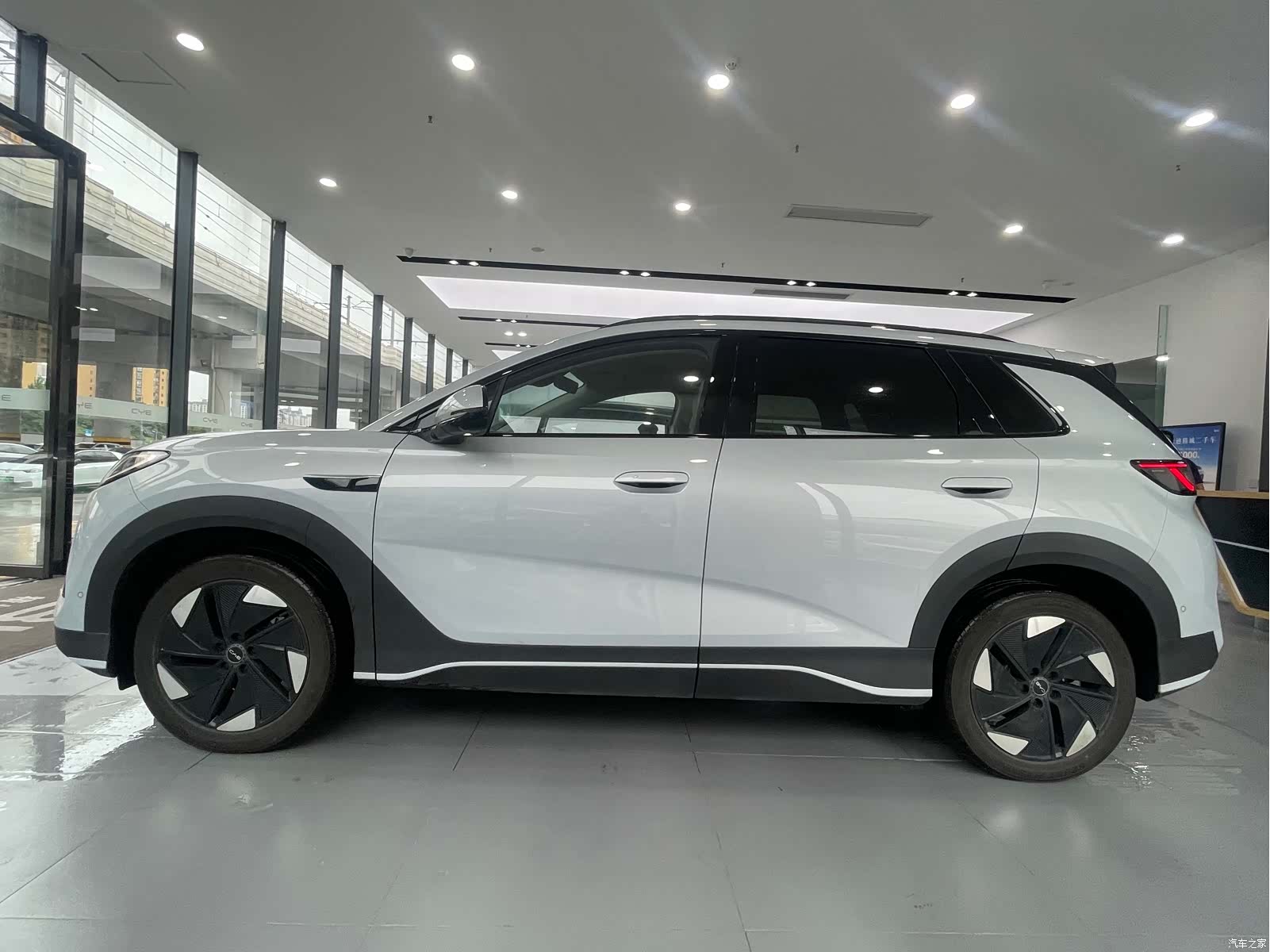BYD HiAce, 2025 4