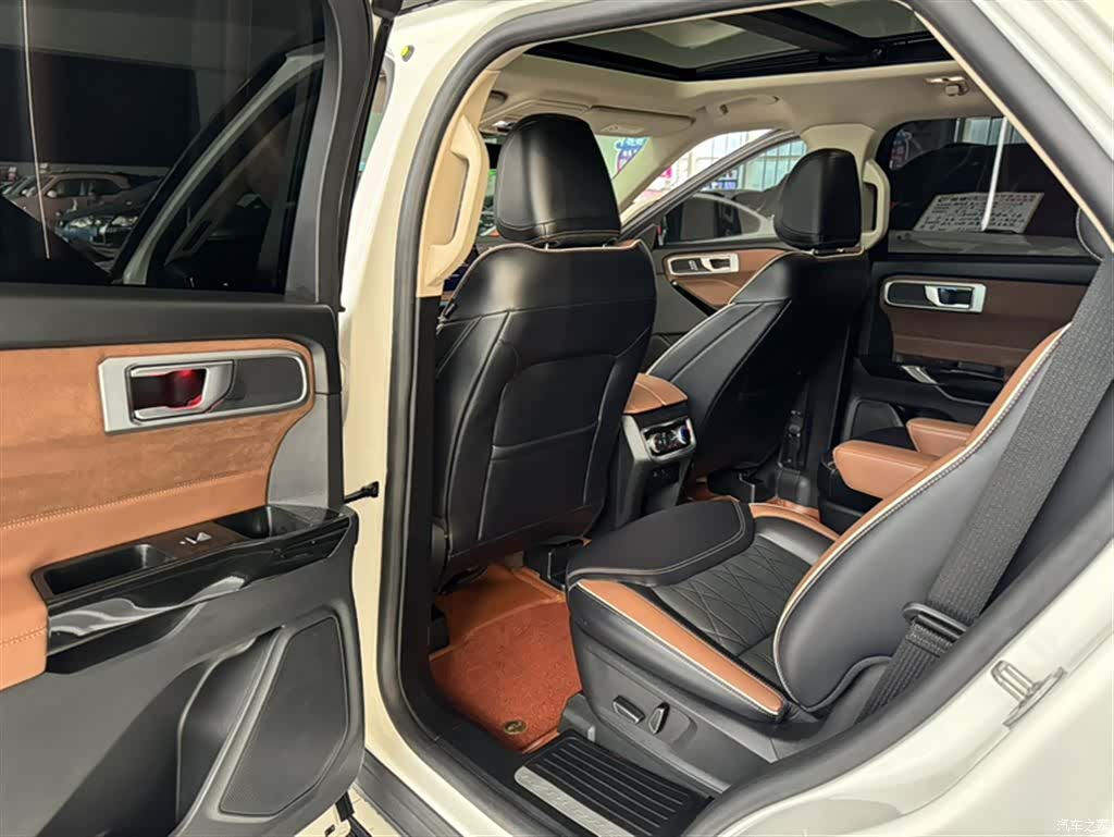 Ford Explorer, 2023 23