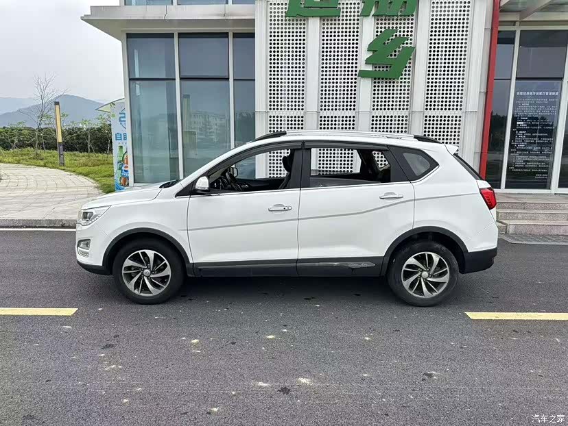 Wuling 560, 2017 7