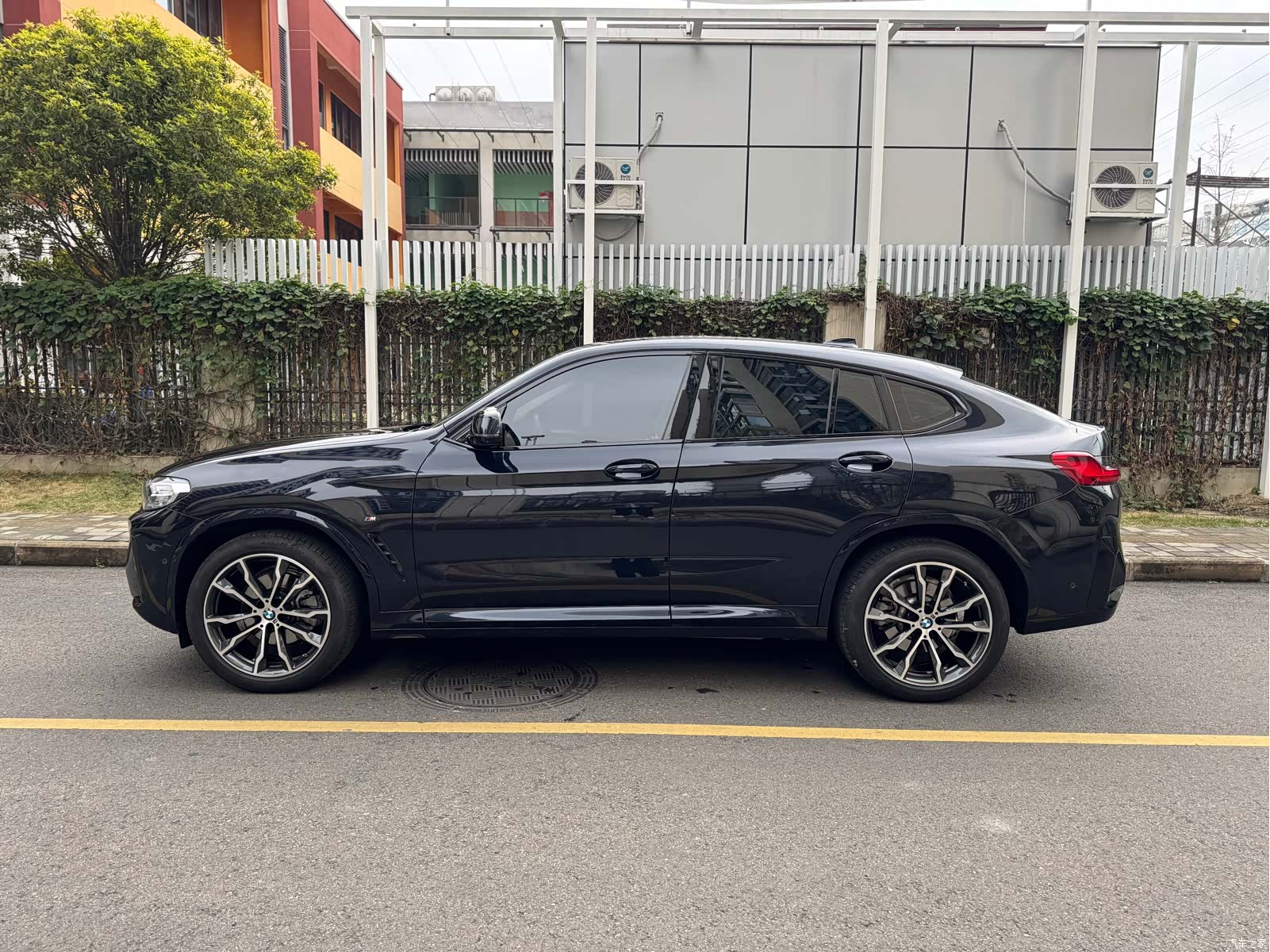 BMW X4, 2025 все фото