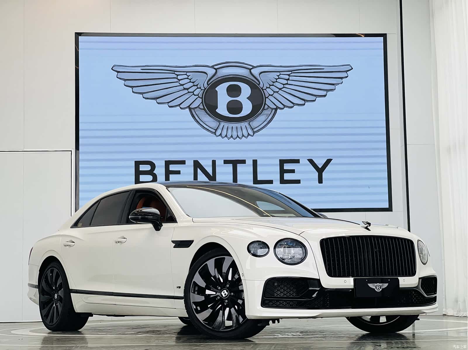 Bentley Flying Spur, 2022 4