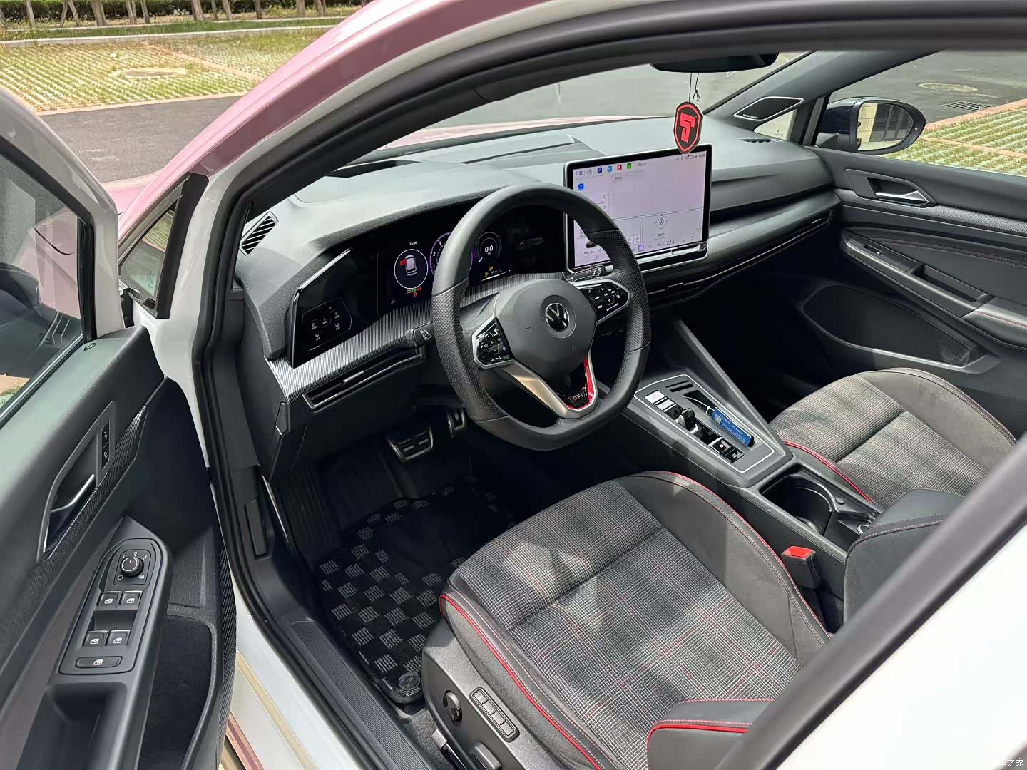 Volkswagen Golf, 2025 4