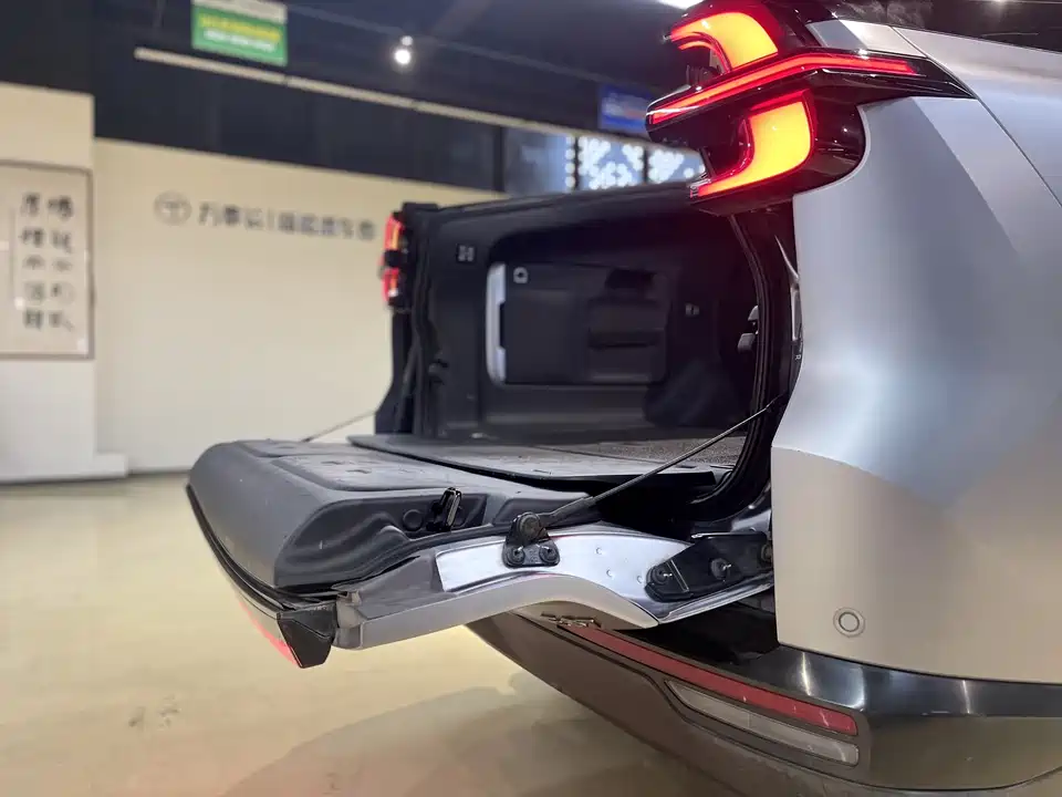 Changan E07