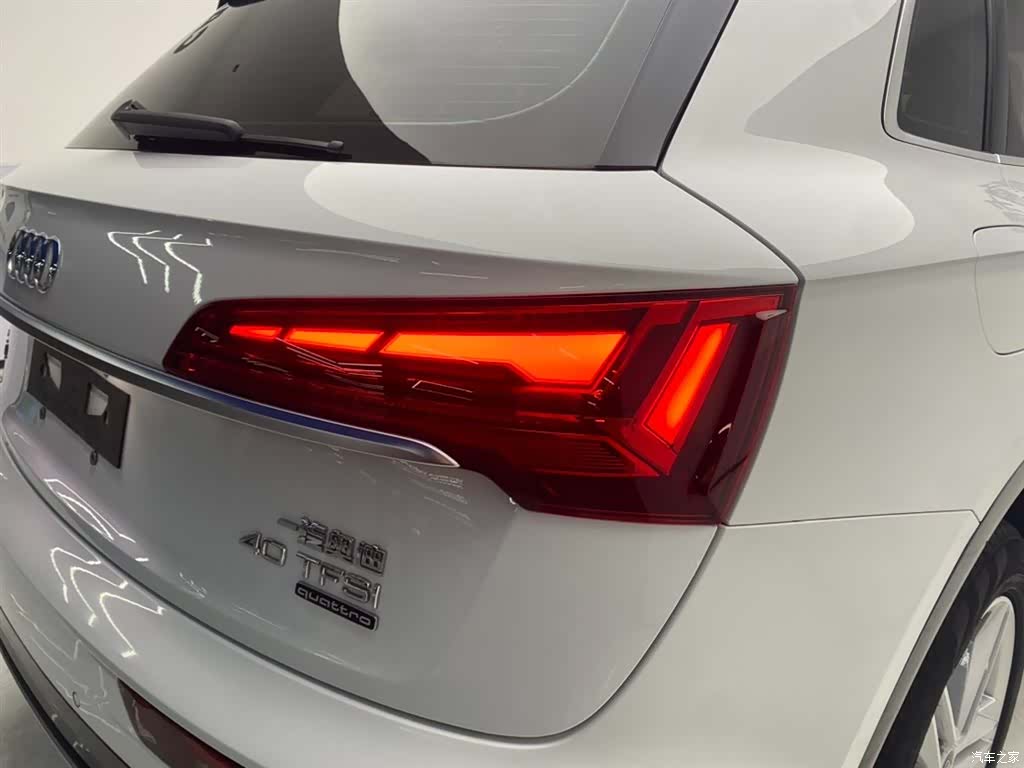 Audi Q5L, 2022 10