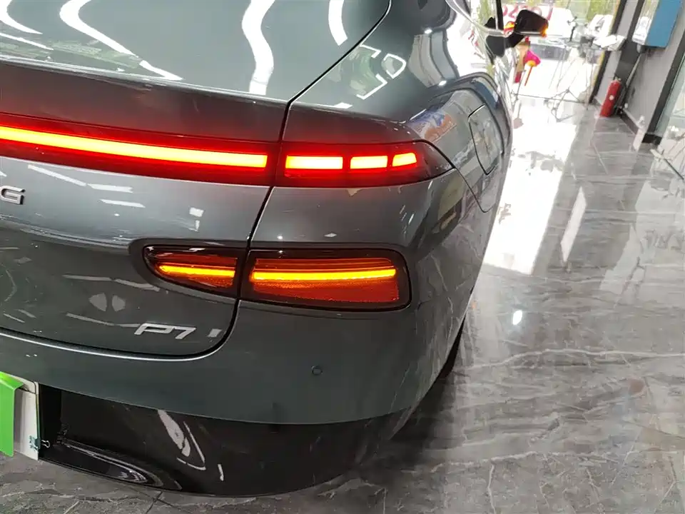 XPENG P7