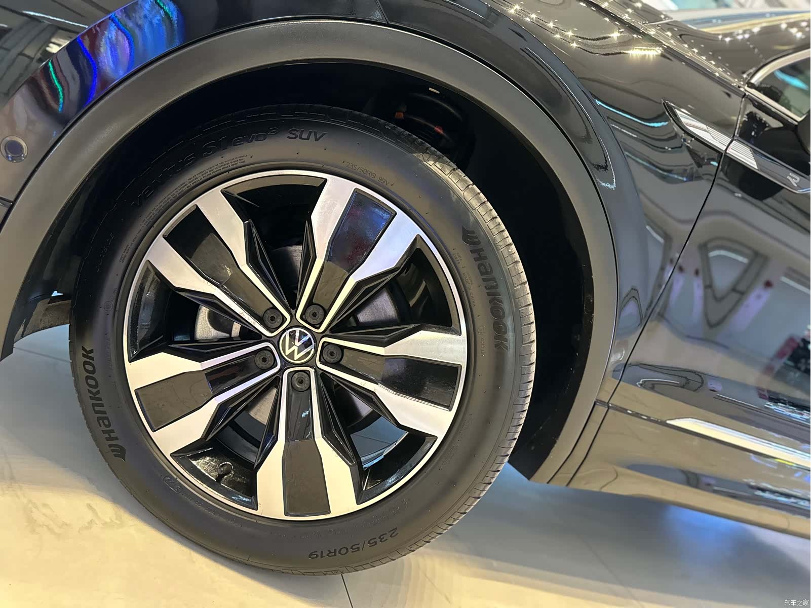 Volkswagen Tiguan L, 2023 4