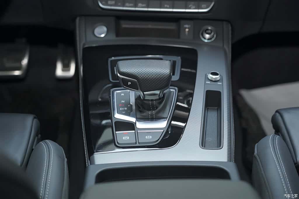 Audi Q5L, 2024 23