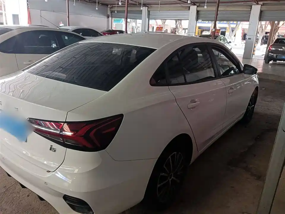 Roewe i5