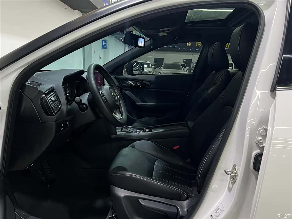 Mazda CX-4, 2022 8