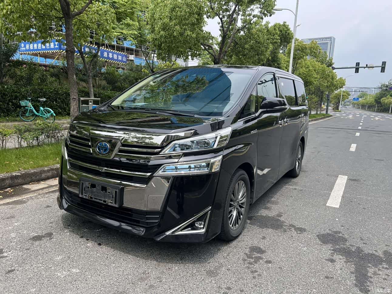 Toyota Vellfire, 2019 1