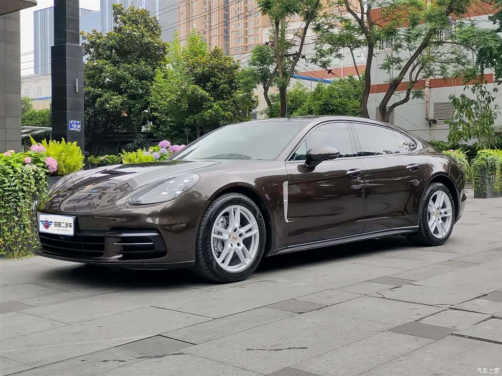 Porsche Panamera, 2018 1