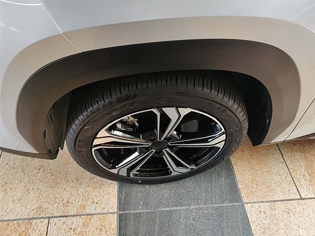 Geely Galaxy L7, 2025 23