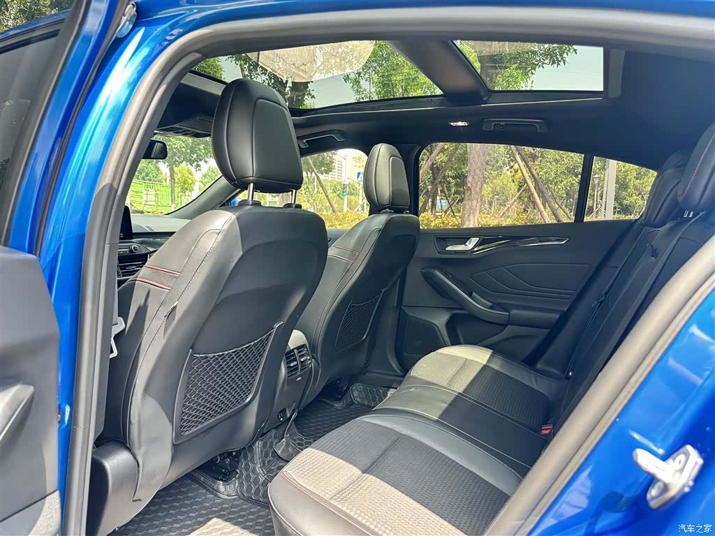 Ford Focus, 2021 13