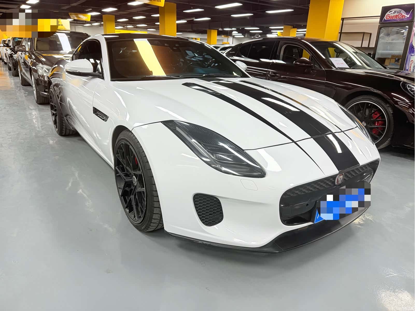 Jaguar F-TYPE, 2018 3