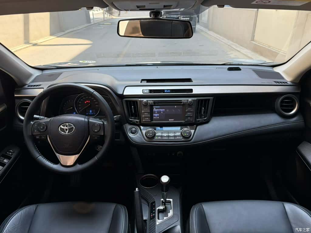 Toyota RAV4, 2014 12