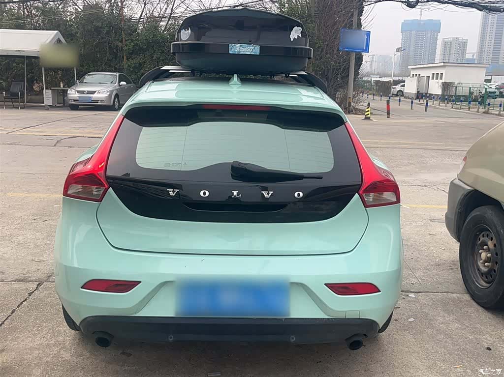 Volvo V40, 2018 4