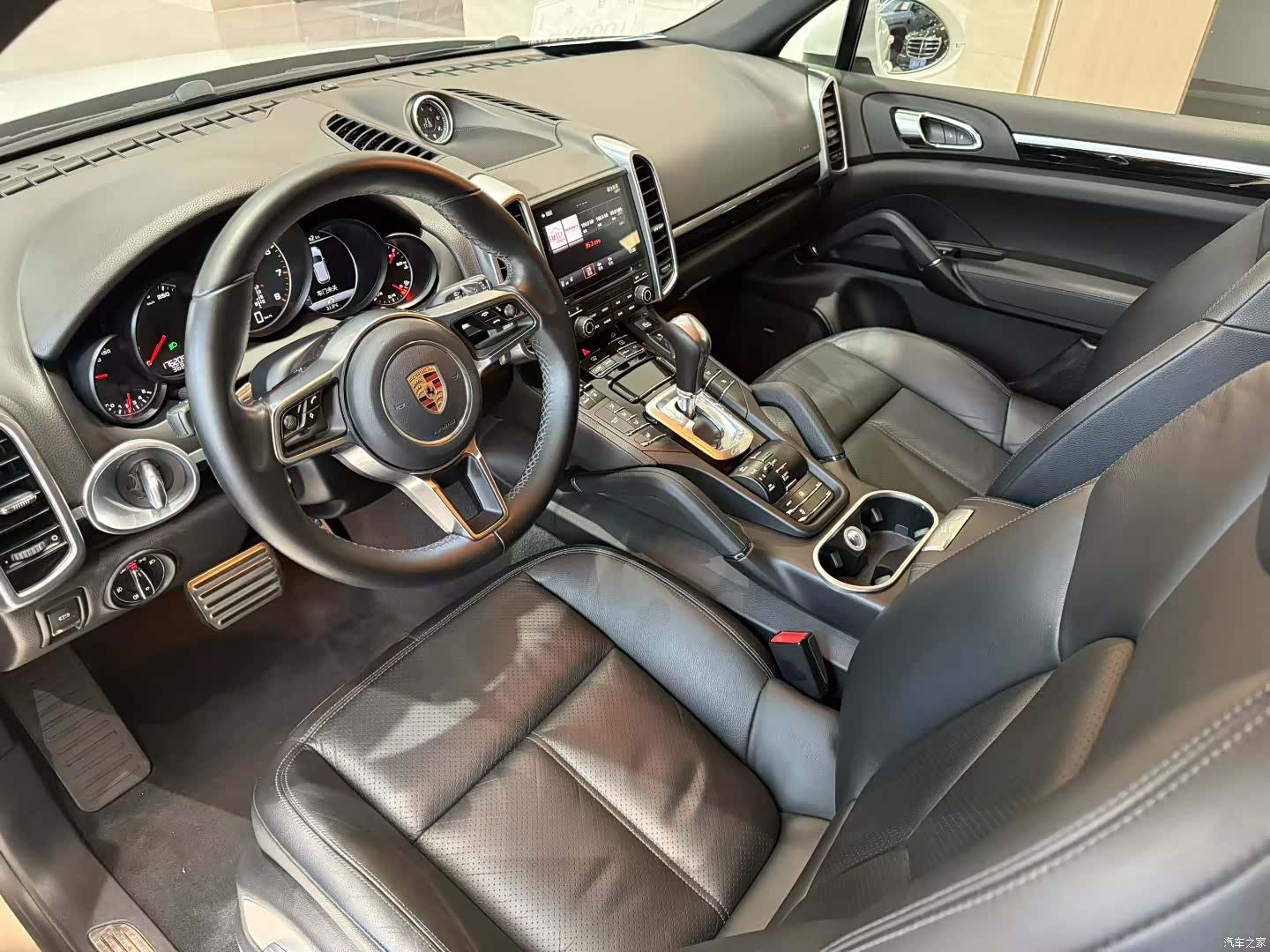 Porsche Cayenne, 2017 все фото