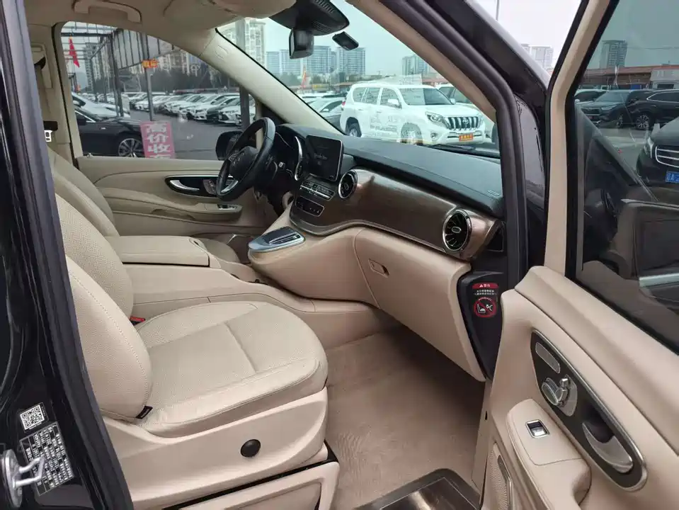 Mercedes-Benz V-class