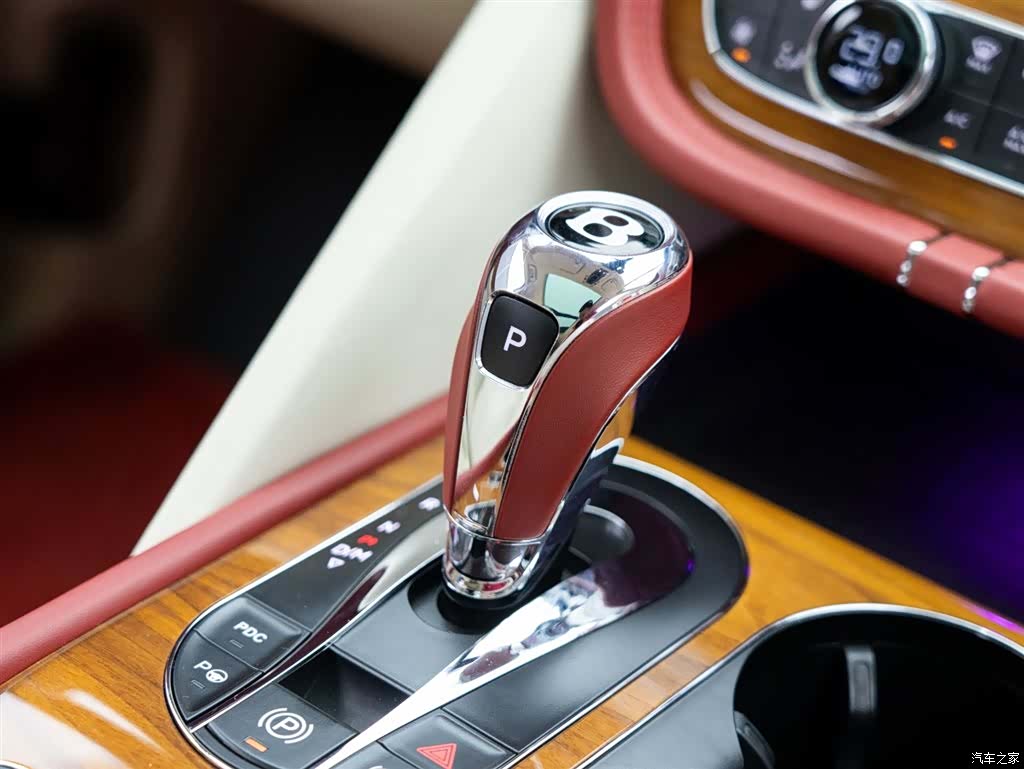 Bentley Bentayga, 2020 18