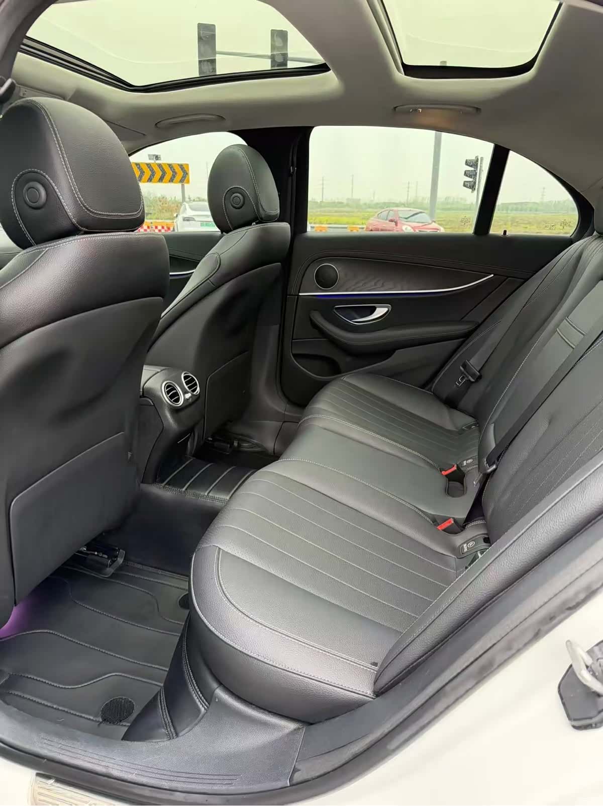 Mercedes-Benz E-Class, 2024 15