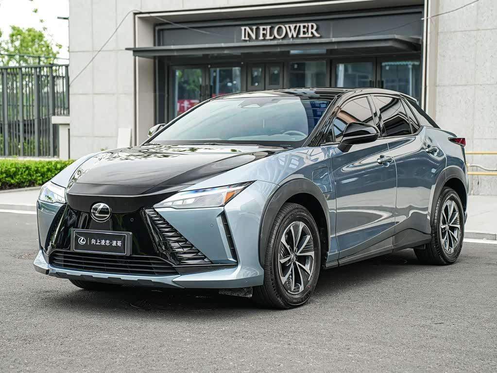 Lexus RZ